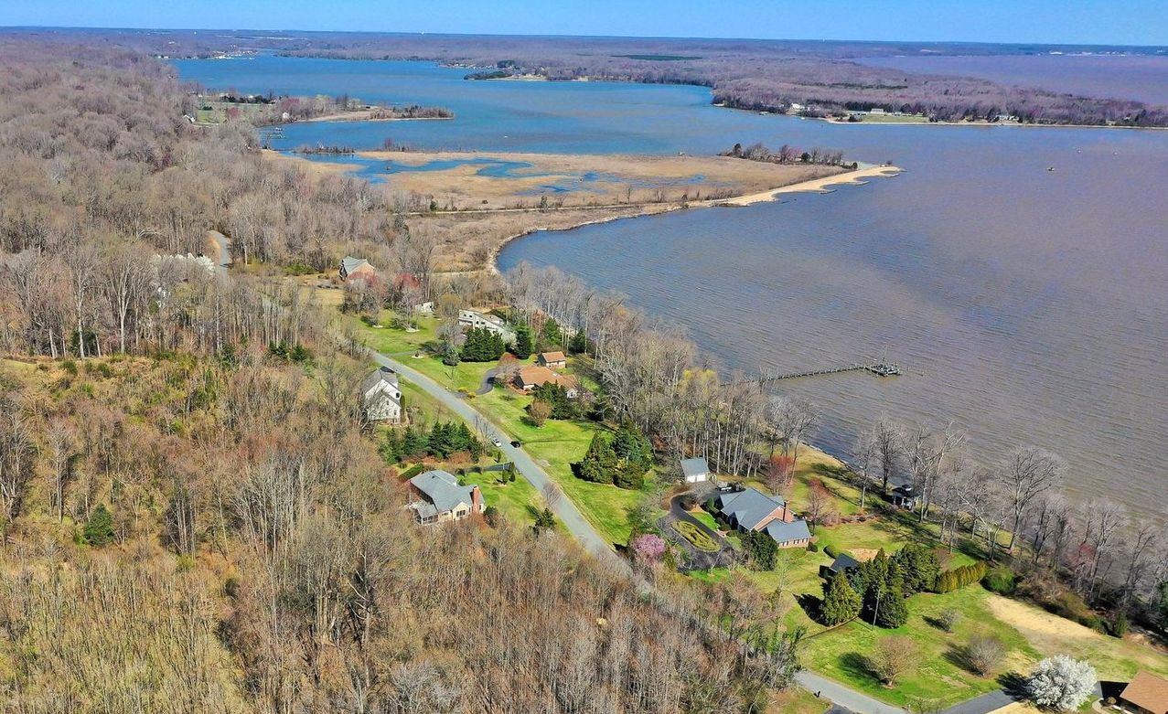 thorny point drive in stafford va 22554 right on the Potomac River and Aquia Creek